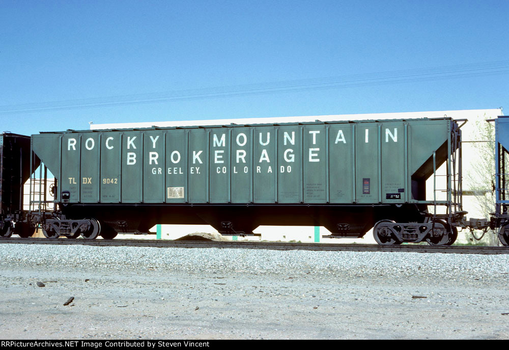 Rocky Mountain Brokerage 4740 cf covered hopper TLDX #9042